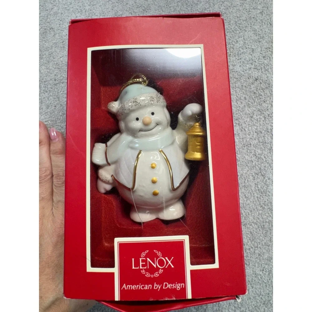 Lenox Snowman w/Lantern Christmas Ornament Porcelain Gold Trim Boxed SKU 6339121